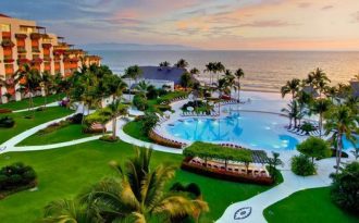 Sôi động thị trường quà tặng 20/10: quà độc, lạ lên ngôi