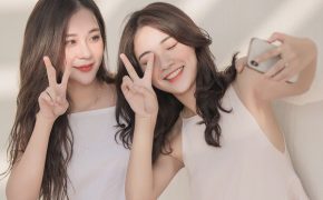 Tình bạn của hai cô gái đẹp từng là “đối thủ” khi thi hoa khôi