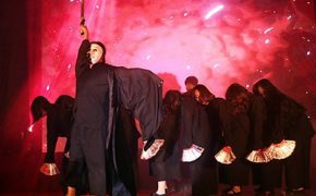 Sinh viên báo chí tận hưởng lễ Halloween vừa rùng rợn, vừa nhân văn