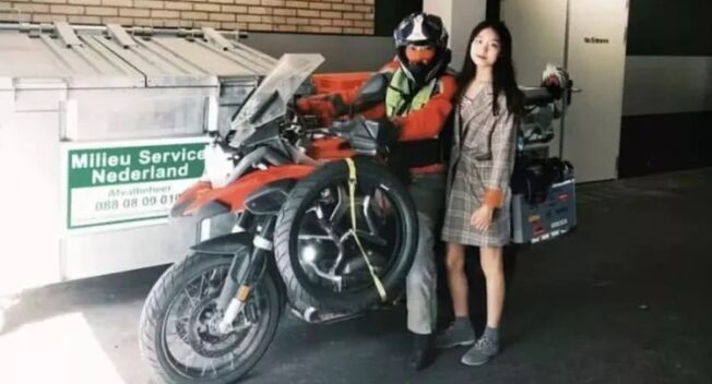 Người mẹ lái mô tô qua 25 quốc gia để gặp con gây xúc động