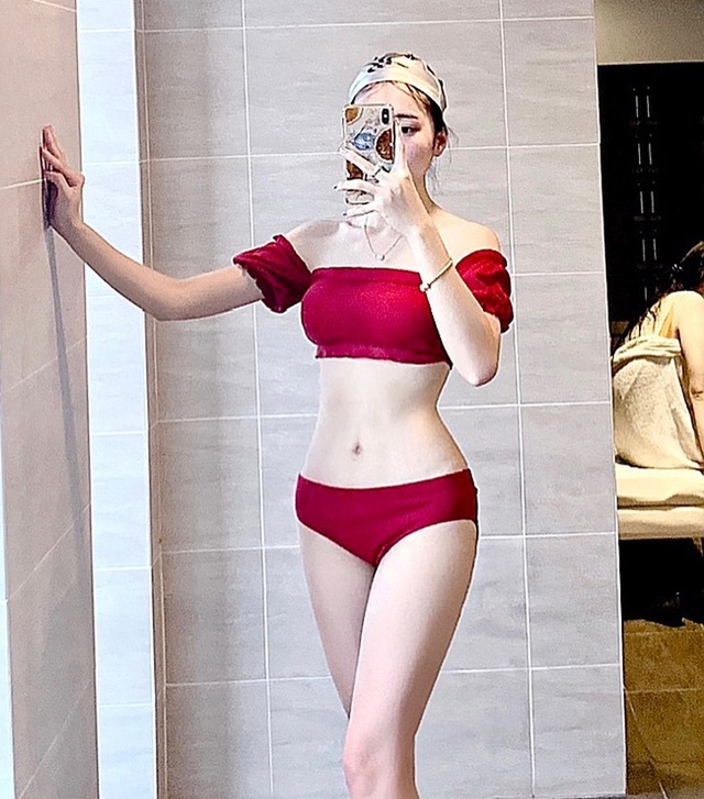 Bạn gái tin đồn của tiền vệ Văn Đức gợi cảm với loạt ảnh bikini - 4