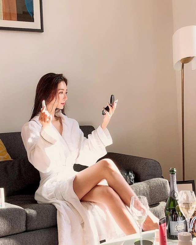 Bí quyết dáng đẹp của 3 hot girl mạng xã hội Hàn Quốc - 5