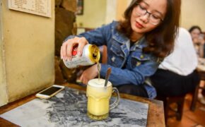 Món lạ Hà thành: Độc đáo món bia trứng khiến thực khách thích mê