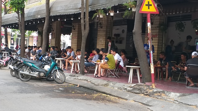 Đà Nẵng: Quán cà phê “hút” khách ngày lễ - 5