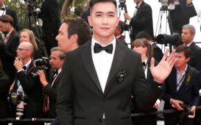 Võ Cảnh điển trai và lịch lãm trong lần đầu xuất hiện trên thảm đỏ LHP Cannes