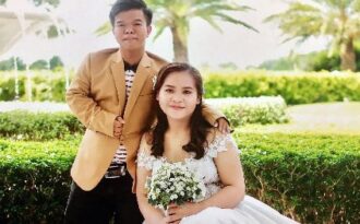 Chàng trai miền Tây 1,2m nuôi vợ 1,6m học bác sĩ đa khoa