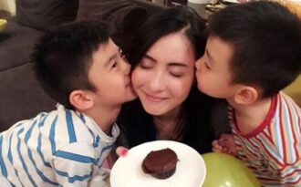 Trương Bá Chi – Bà mẹ chăm khoe con nhất làng giải trí Hoa ngữ