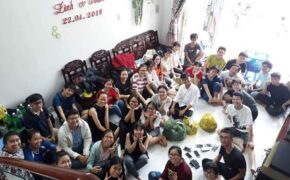 Buổi họp lớp đặc biệt: Tịch thu điện thoại di động, chỉ ngồi chuyện trò bên nhau