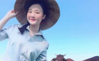 “Thôn nữ” Nghệ An vừa xinh đẹp vừa hát hay “hút” bao chàng trai