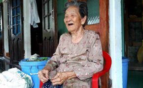 Cụ bà Quảng Trị 102 tuổi có 12 người con, 176 cháu nội ngoại