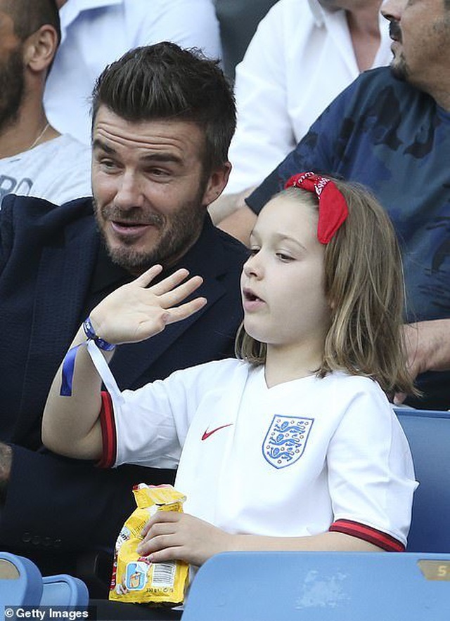 David Beckham đưa con gái nhỏ đi xem đá bóng - 1