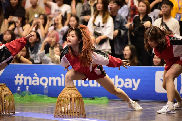 SV Phương Đông nhảy cực đỉnh chiến thắng Dance Battle, SV Thuỷ lợi vô địch Futsal - 3