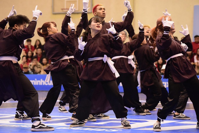 SV Phương Đông nhảy cực đỉnh chiến thắng Dance Battle, SV Thuỷ lợi vô địch Futsal - 1