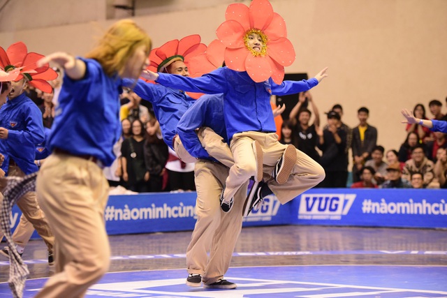 SV Phương Đông nhảy cực đỉnh chiến thắng Dance Battle, SV Thuỷ lợi vô địch Futsal - 2