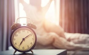 Dậy sớm có thực sự là một thói quen tốt?