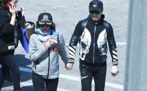 “Ông xã” ra tận máy bay đón Chương Tử Di