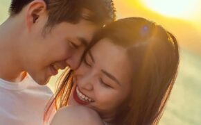 Đông Nhi nói về đám cưới với Ông Cao Thắng và khoảnh khắc nhổ tóc bạc cho nhau