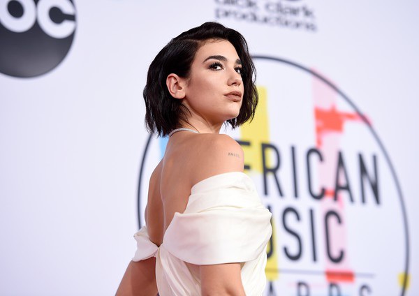  Dua Lipa được đề cử cho giải nghệ sỹ mới xuất sắc nhất 