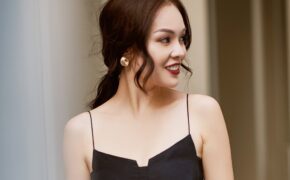 Đồng nghiệp rủ nhau “trùng tu” vòng 1, Dương Cẩm Lynh tuyên bố không cần ngực  “khủng”