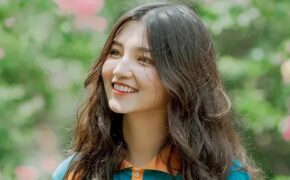 Hot girl trường Thương mại gia cảnh thuần nông chăm kiếm tiền để tự vươn lên