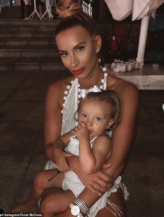 Ferne McCann khoe dáng săn chắc - 5