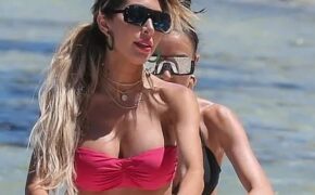 Farrah Abraham lấp ló ngực đầy