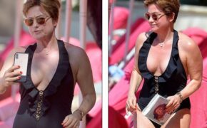 Ngưỡng mộ dáng gợi cảm của nữ MC 53 tuổi