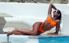 Thân hình bốc lửa của cựu thiên thần nội y Izabel Goulart