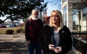 Chuyện lạ: Gặp lại cha ruột sau 40 năm nhờ Facebook của người mẹ quá cố