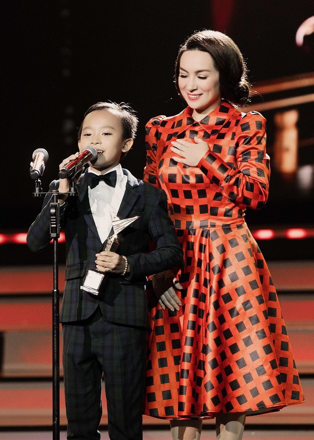 Cậu bé nghèo Hồ Văn Cường sau 3 năm đăng quang Vietnam Idol Kids - 5