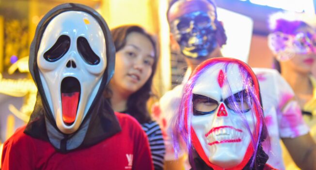 “Ma quỷ” tràn về trung tâm Sài Gòn đêm Halloween