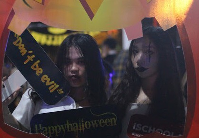 Hơn 5.000 bạn trẻ Ninh Thuận phấn khích trong lễ hội Halloween - 7