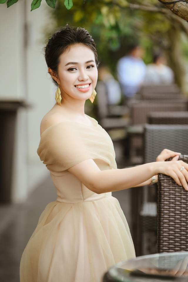 Lương Hải Yến xuất hiện rạng rỡ sau khi đăng quang Quán quân Sao Mai 2019 - 3