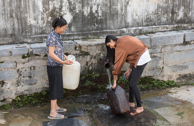 Hoàng Thùy về thăm quê nhà trước khi lên đường dự thi hoa hậu hoàn vũ - 11