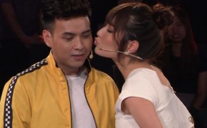 Diễm My gây kinh ngạc khi liên tục “hôn” người chơi trên sân khấu