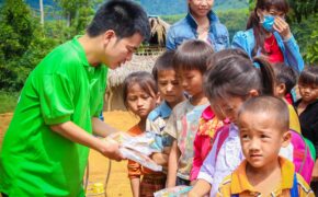 Hành trình “vòng tay yêu thương” của chàng trai bị ảnh hưởng chất độc da cam