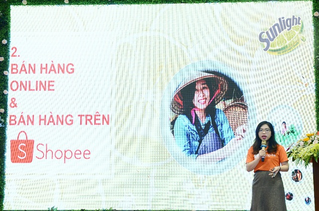 Chị Nguyễn Lê Ly Na, Quản Trị Cộng Đồng Người Bán Hàng Shopee chia sẻ về cách thức bán hàng online