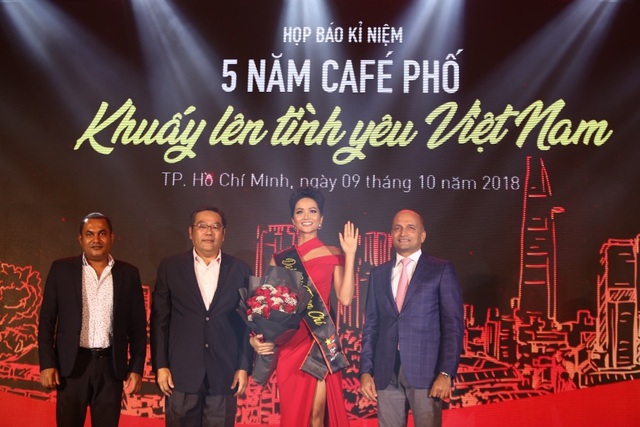 Food Empire Việt Nam khởi động chiến dich Café Phố _ Khuấy lên tình yêu Việt Nam