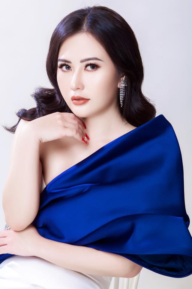 Chân dung hot mom 9x Hoài Anh, nickname Ruby Trần