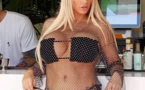 Choáng với ngực khủng của Katie Price
