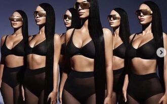 Kim Kardashian khoe thân để quảng cáo kính