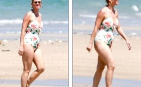 Katy Perry diện áo tắm lộ bụng tròn vo