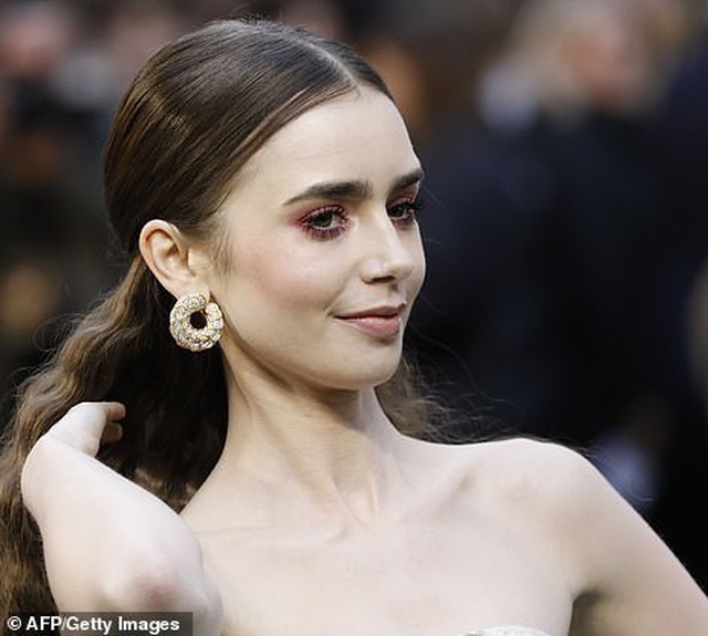 Lily Collins xinh đẹp như công chúa - 13