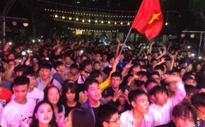 Hàng ngàn bạn trẻ thành Vinh hào hứng tham gia lễ hội tiếng Anh “Be Different”