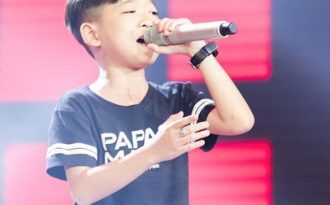 Cậu bé khán giả trở thành “chiến binh” của Bảo Anh – Khắc Hưng