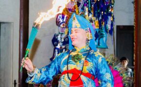 Ca sĩ Minh Khánh: “Nhiều người đang lợi dụng nghi lễ hầu đồng để trục lợi”