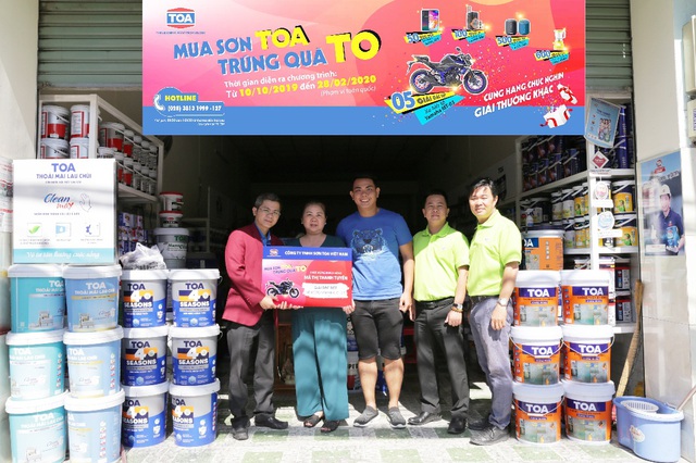 Sơn TOA trao giải cho khách hàng trúng xe Mô tô trong chương trình“Mua sơn TOA, trúng quà to” - 3 Sơn TOA trao giải cho khách hàng trúng xe Mô tô trong chương trình“Mua sơn TOA, trúng quà to” - 3