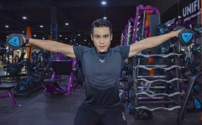 Cao Xuân Tài khoe hình thể săn chắc