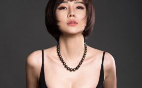 Chia tay bạn trai, Dương Yến Ngọc gợi cảm khoe ngực đầy tuổi 40