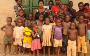 Khó tin bà mẹ một mình nuôi dưỡng gần… 50 người con